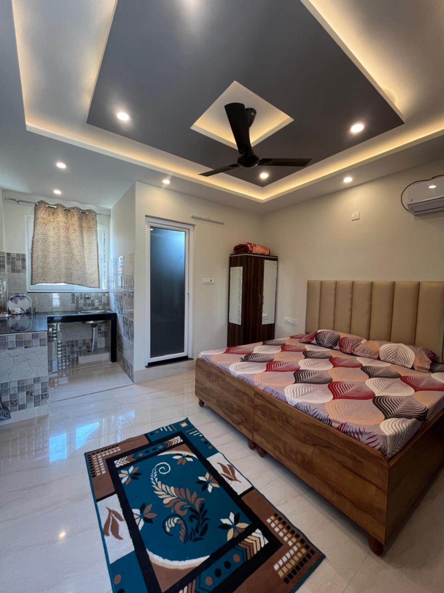 Anjali Home Stay Risikés Kültér fotó