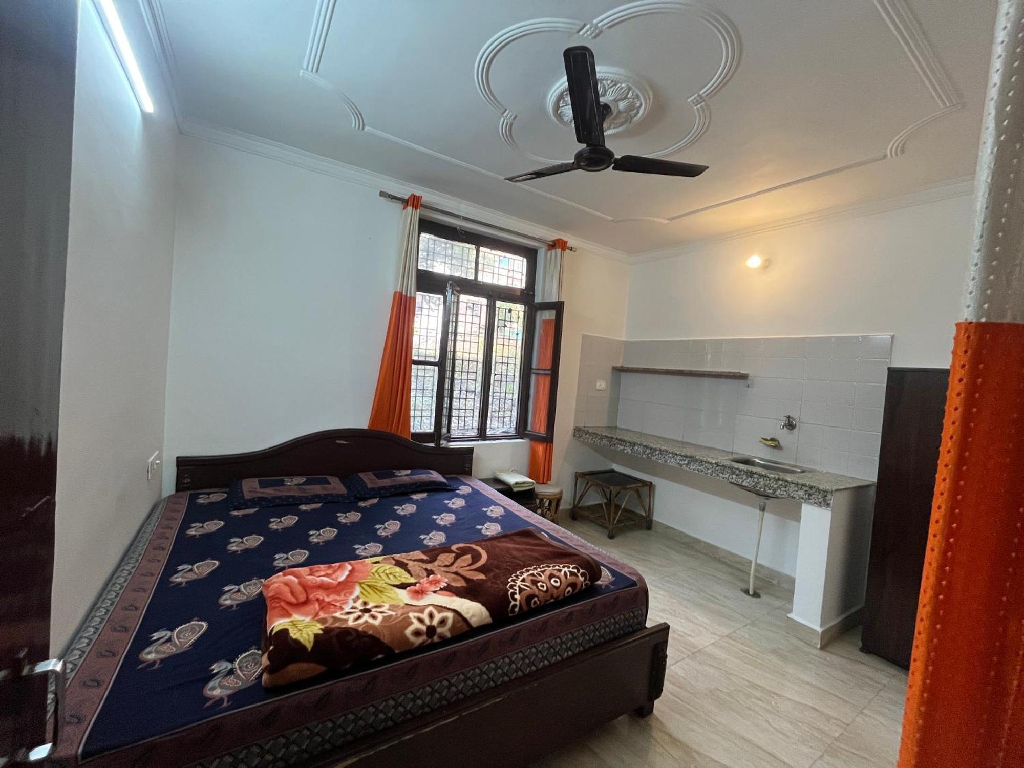 Anjali Home Stay Risikés Kültér fotó