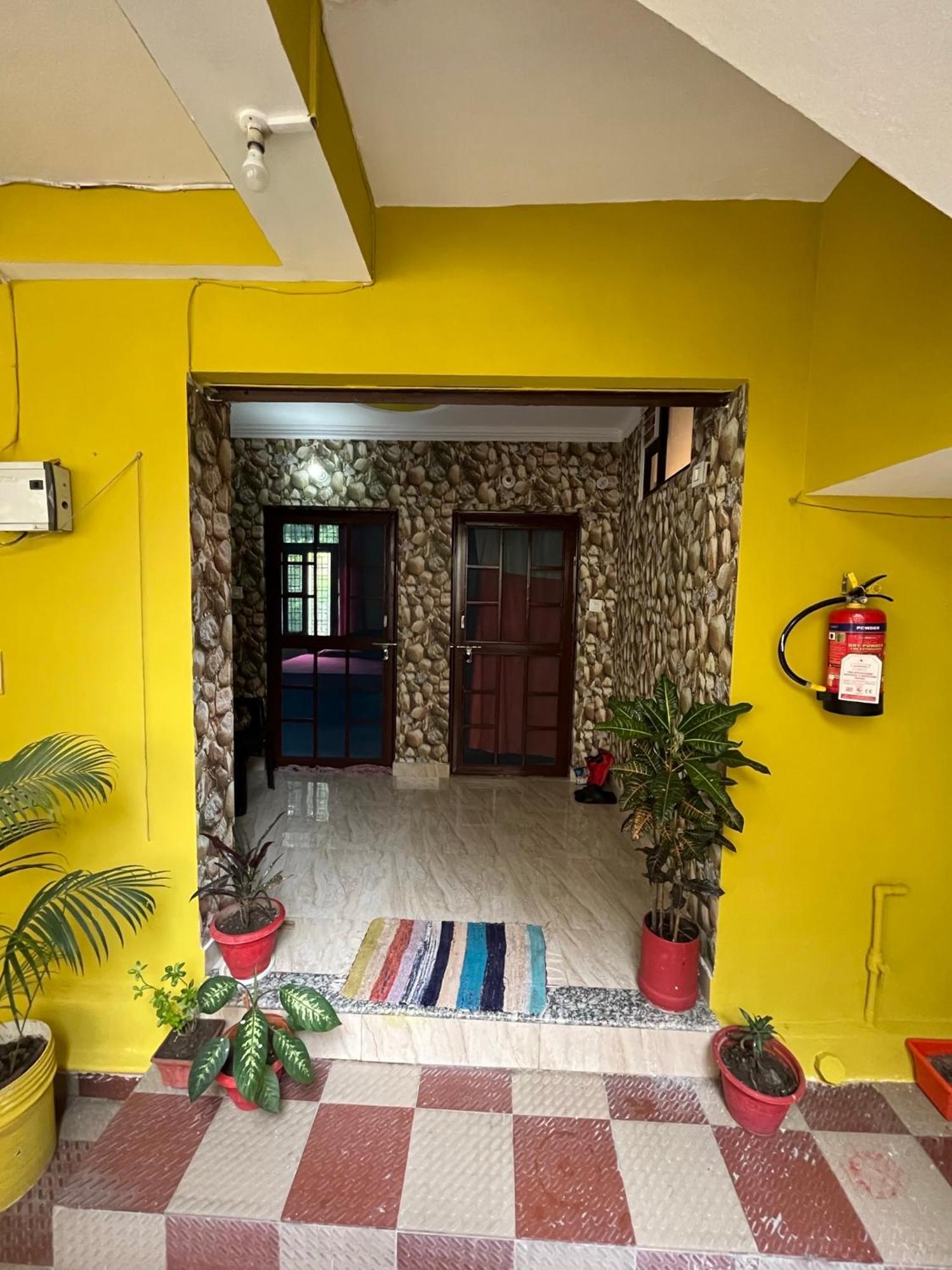 Anjali Home Stay Risikés Kültér fotó