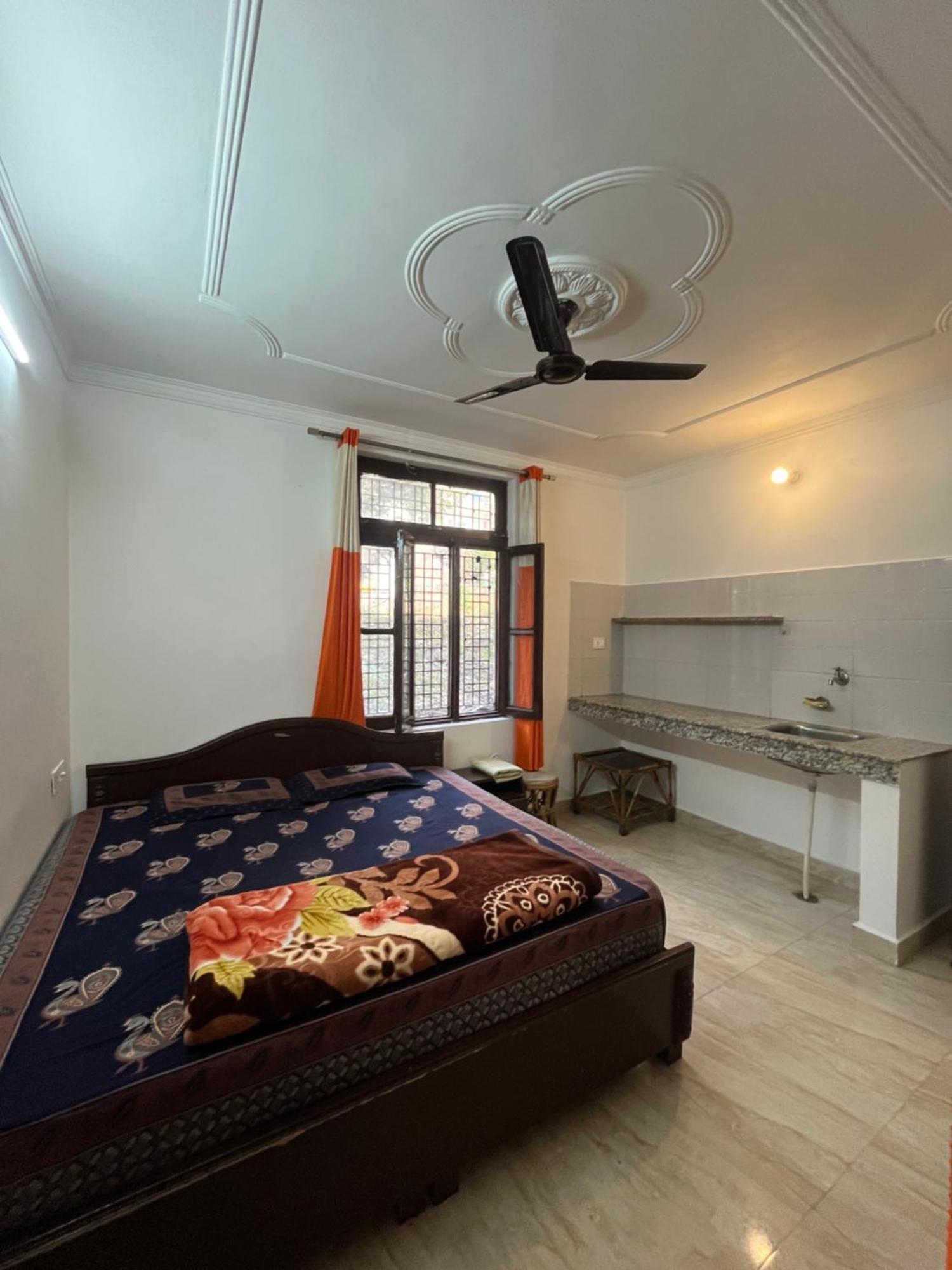 Anjali Home Stay Risikés Kültér fotó